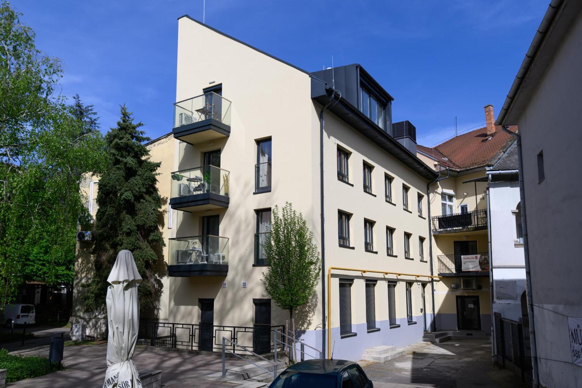 Domino Suite Эгер Экстерьер фото
